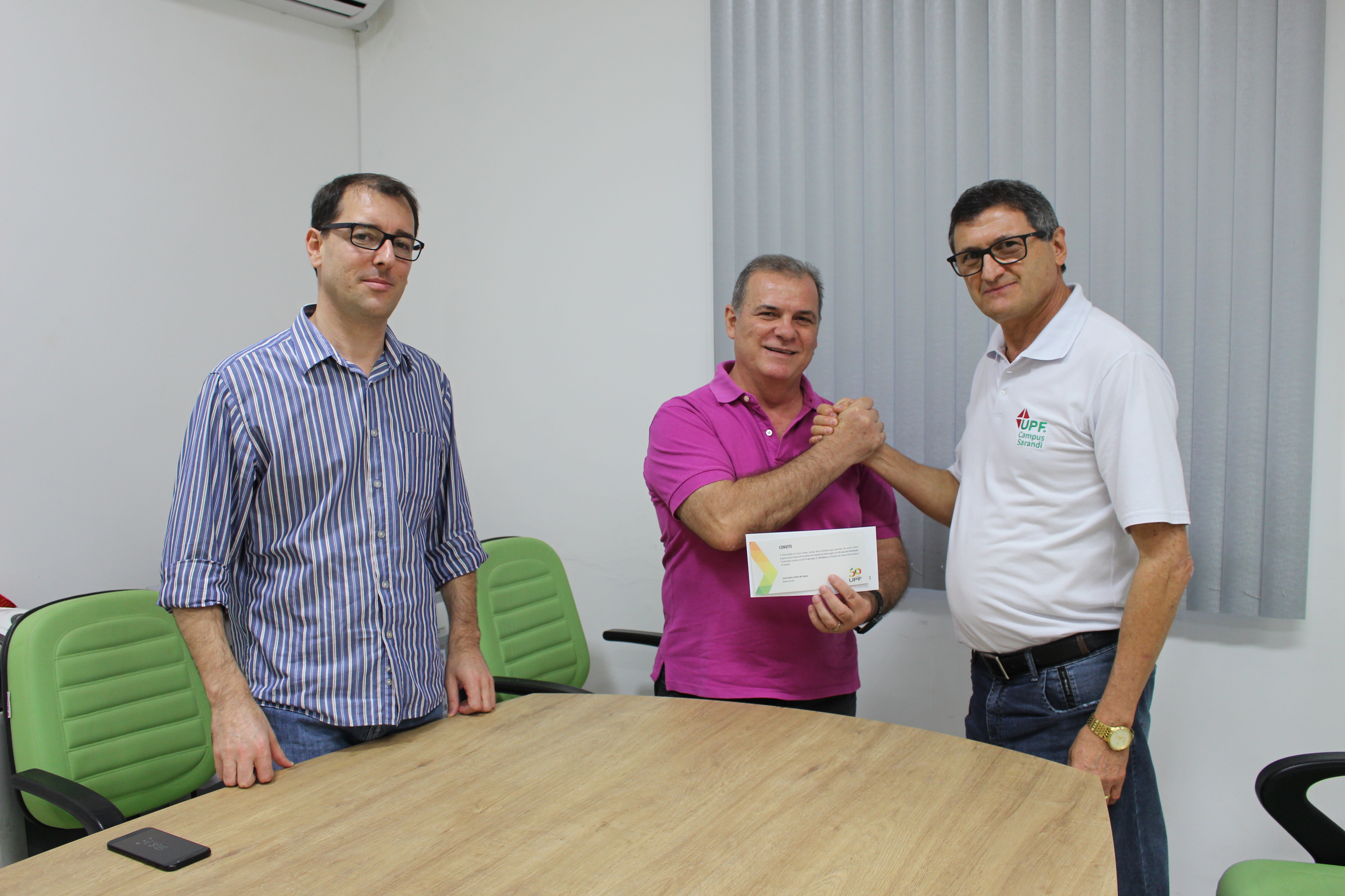 LEGISLATIVO RECEBE VISITA DO DIRETOR DA UPF DE SARANDI 