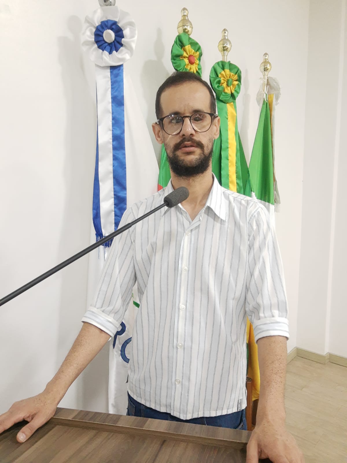 VEREADOR ADEMAR DESTACA A PARTICIPAÇÃO DO JOVEM NA POLÍTICA E FALA SOBRE A IRREPARÁVEL PERDA DO VEREADOR NILDO   