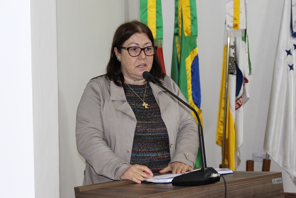 VEREADORA SONIA REASSUME CADEIRA