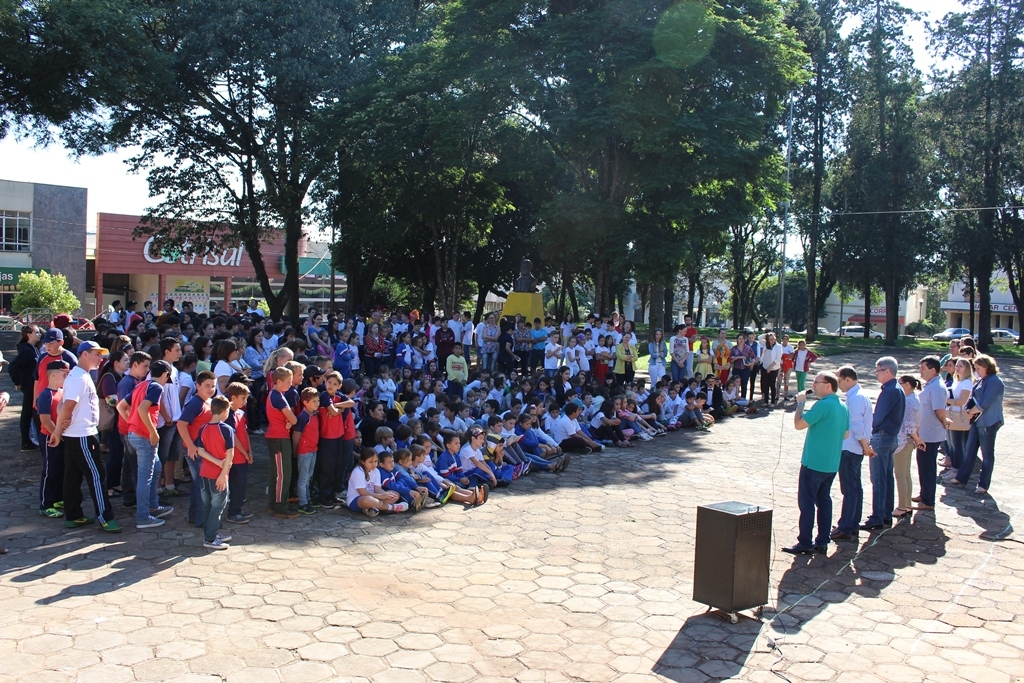 Vereadores participam do lançamento do projeto “Crianças Constantinenses Escrevendo Histórias”