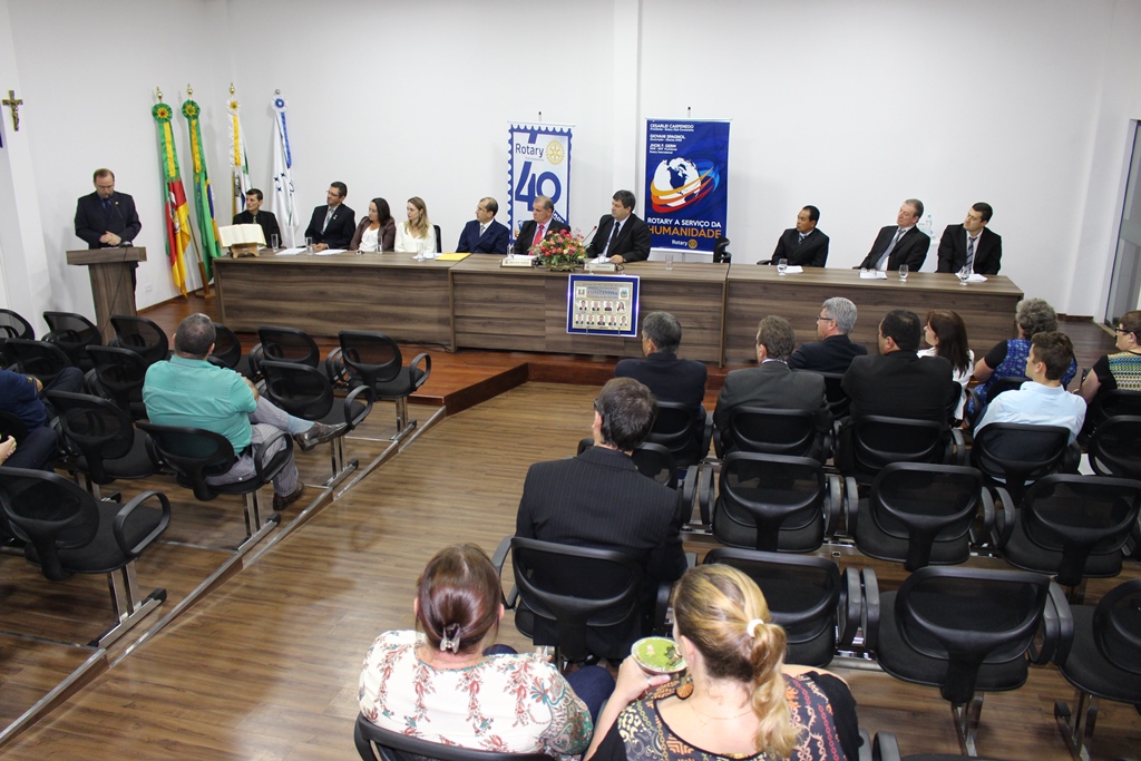 Legislativo presta homenagem aos 40 anos do Rotary