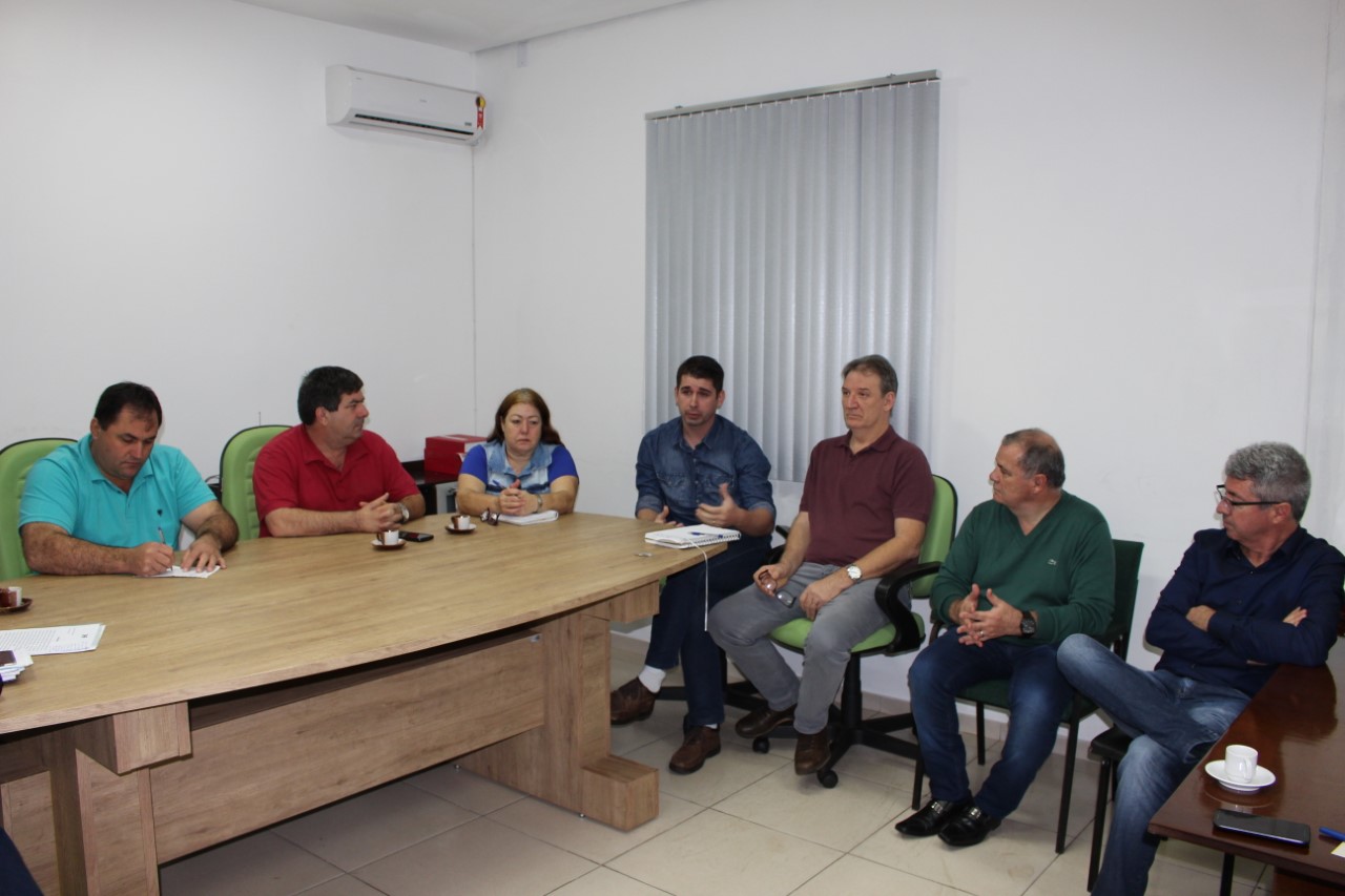 REUNIÃO COM EMPRESA JHF DEBATE PLANO DE EXPANSÃO E GERAÇÃO DE EMPREGOS