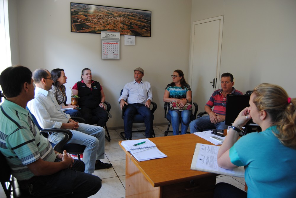 Sec. de Obras participa da reunião das comissões e fala sobre planejamento ate dezembro