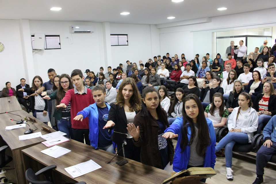 SESSÃO PLENÁRIA DO ESTUDANTE REALIZADA COM SUCESSO